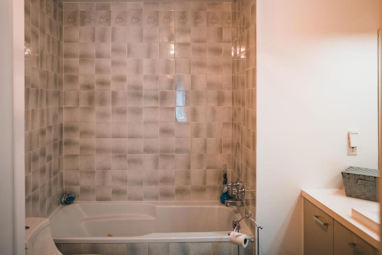 Magnifique Condo Pres Du Lac Tremblant 蒙特朗布朗 外观 照片